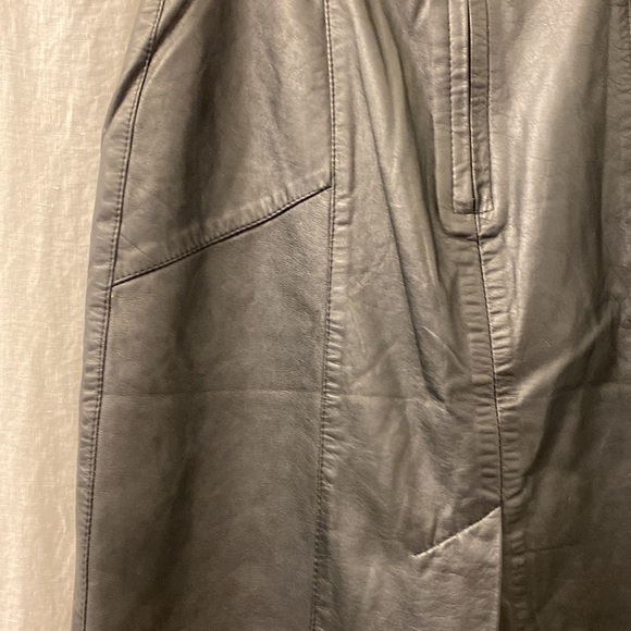 Vintage Leather Pencil Skirt -- Excellent Condition Size 10 - Picture 3 of 9